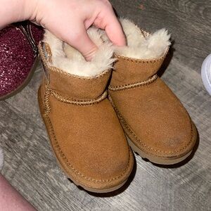 Toddler girl tan Ugg boots